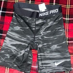 NIKE PRO CORE COMPRESSION POOL TIGHTS 7" BLACK/DARK GREY WOMEN